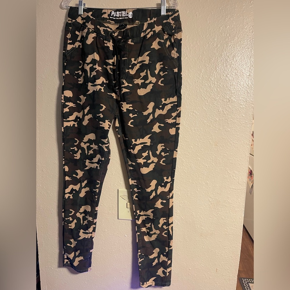 Women’s Camouflage Pants